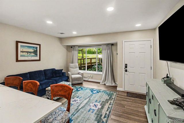 851 Union Street 40, Milford, MI 48381