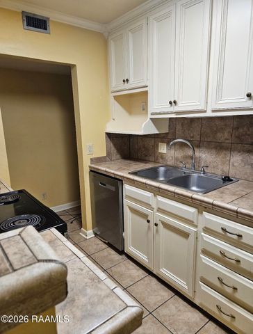 220 Doucet Road 112b, Lafayette, LA 70503