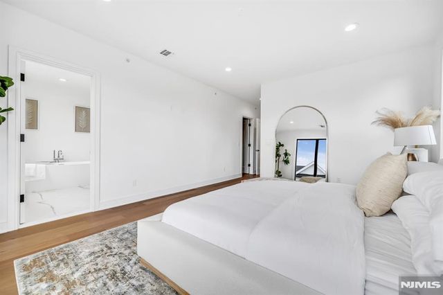 2 Skye Drive, Paramus, NJ 07652