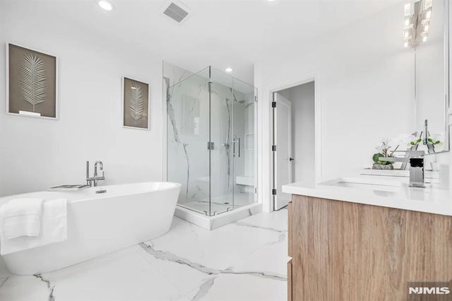 2 Skye Drive, Paramus, NJ 07652