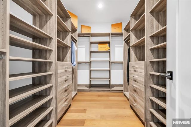 2 Skye Drive, Paramus, NJ 07652