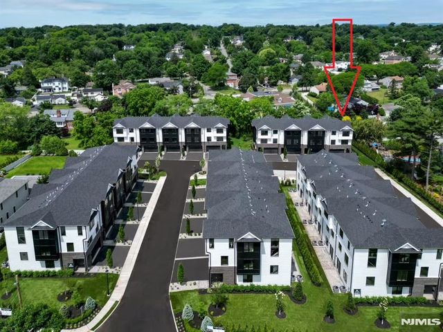 2 Skye Drive, Paramus, NJ 07652