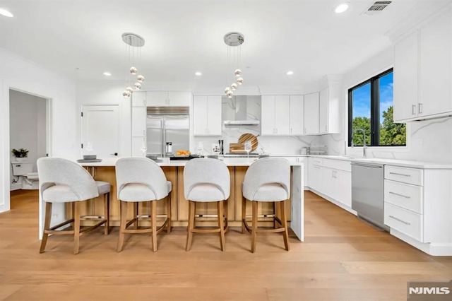 2 Skye Drive, Paramus, NJ 07652