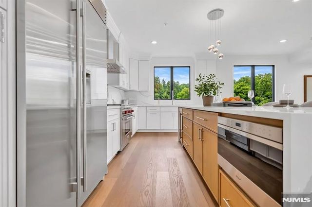 2 Skye Drive, Paramus, NJ 07652