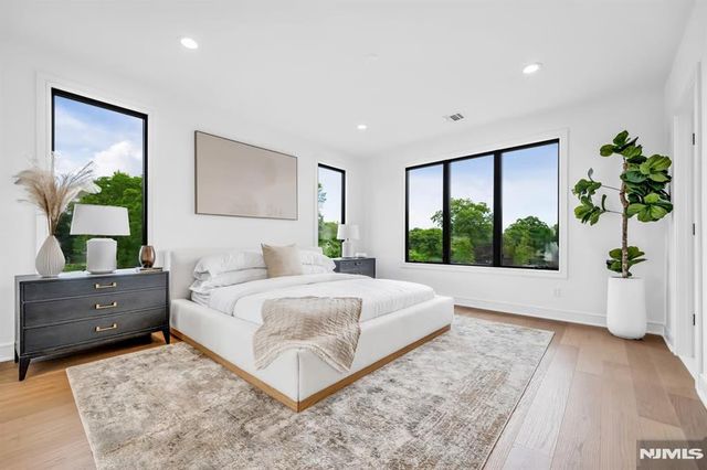 2 Skye Drive, Paramus, NJ 07652