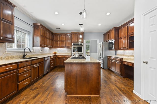 2449 S Tamarack Avenue, Broken Arrow, OK 74012