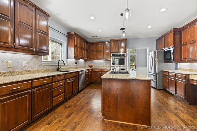 2449 S Tamarack Avenue, Broken Arrow, OK 74012