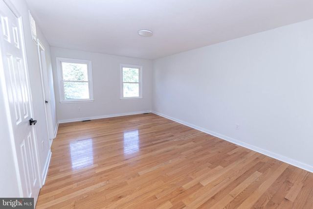 209 HENFIELD AVE, Cherry Hill, NJ 08003