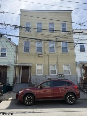 35 Vincent St, Newark City, NJ 07105