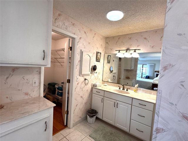 229 LAUREL HOLLOW DRIVE 83, Nokomis, FL 34275