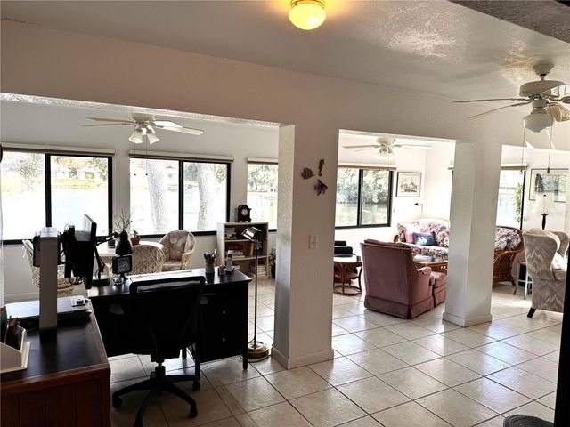 229 LAUREL HOLLOW DRIVE 83, Nokomis, FL 34275