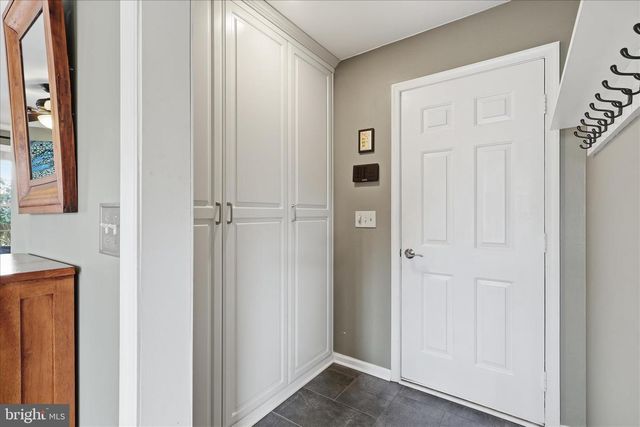 8191 LONE OAK CT, Manassas, VA 20111