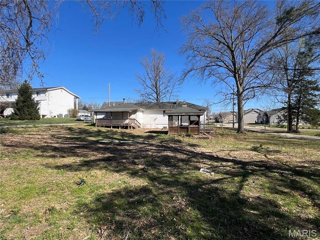 2806 Yaeger Road, St Louis, MO 63129