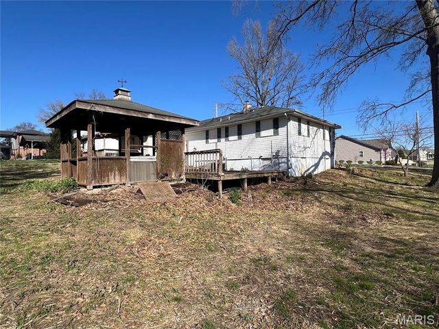 2806 Yaeger Road, St Louis, MO 63129
