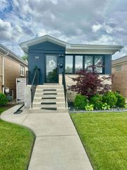 7303 W Montrose Avenue, Norridge, IL 60706