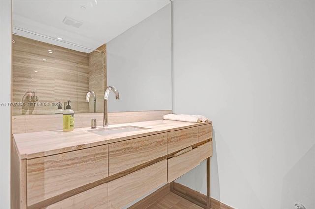 18975 Collins Ave Cabana 8, Sunny Isles Beach, FL 33160