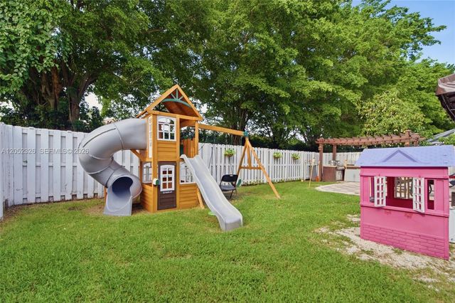 15799 NW 4th Street, Pembroke Pines, FL 33028