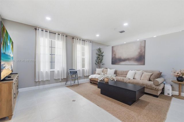 15799 NW 4th Street, Pembroke Pines, FL 33028