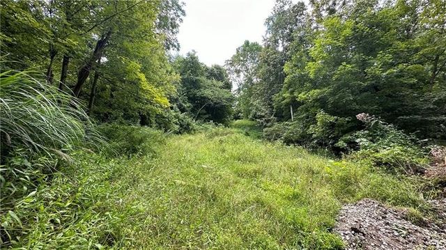 88 LOW HILL RD, Centerville, PA 15417