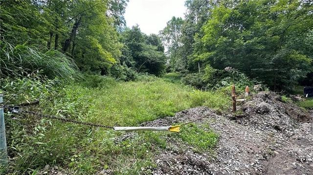 88 LOW HILL RD, Centerville, PA 15417