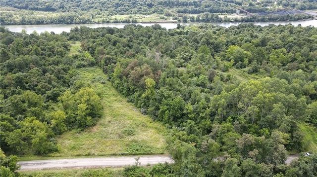 88 LOW HILL RD, Centerville, PA 15417