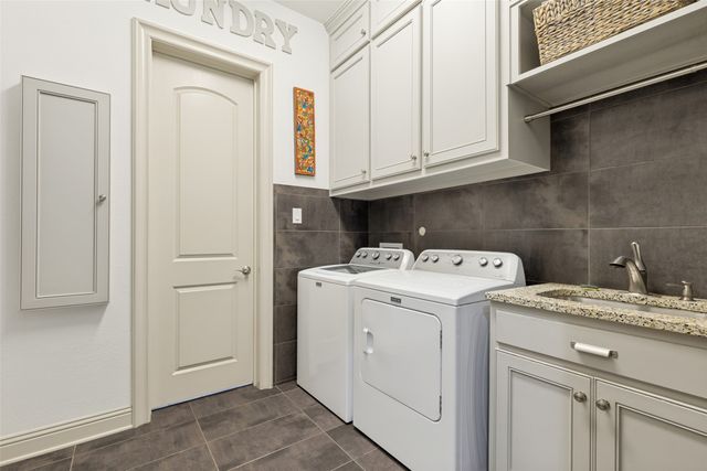 2901 Merryglen Lane, Flower Mound, TX 75022
