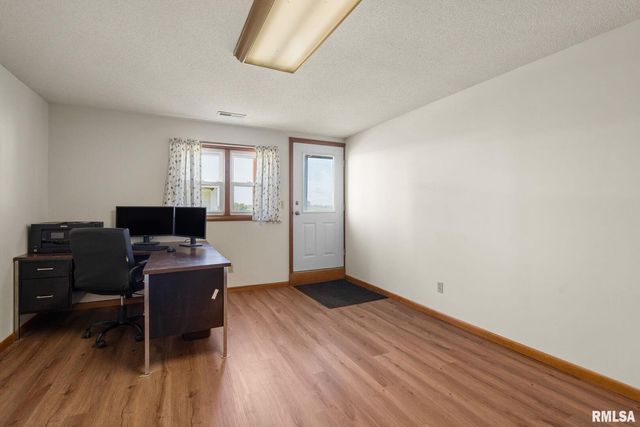 1324 13TH Avenue N, Clinton, IA 52732