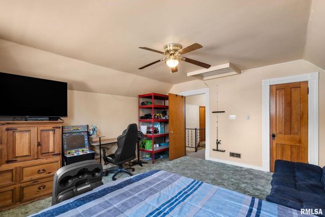 1324 13TH Avenue N, Clinton, IA 52732