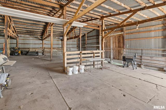 1324 13TH Avenue N, Clinton, IA 52732