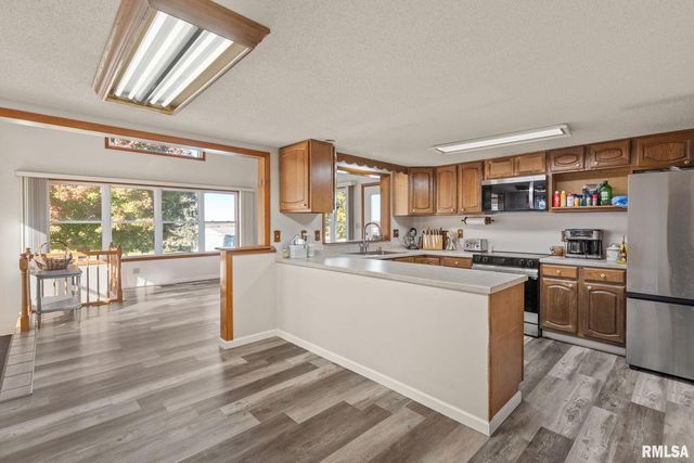 1324 13TH Avenue N, Clinton, IA 52732