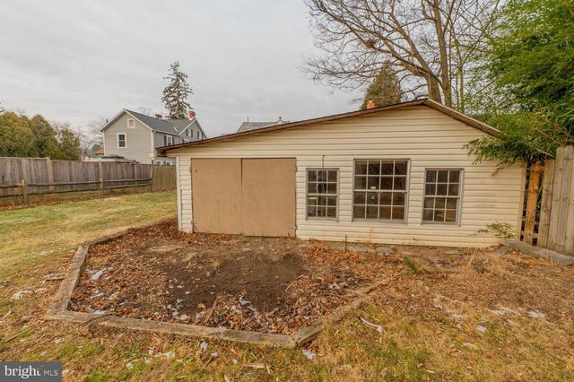 3950 MAIN RD W, Emmaus, PA 18049