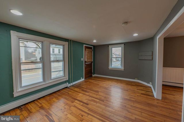 3950 MAIN RD W, Emmaus, PA 18049