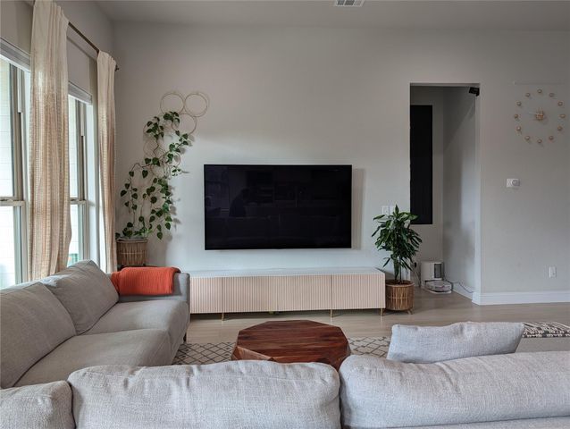 125 WHISTLING WILLOW DR, Georgetown, TX 78628