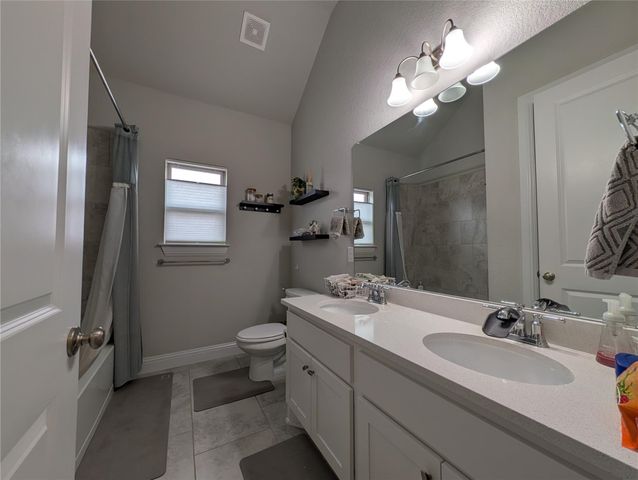 125 WHISTLING WILLOW DR, Georgetown, TX 78628