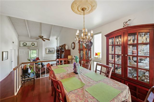 642 Via Zapata, Riverside, CA 92507