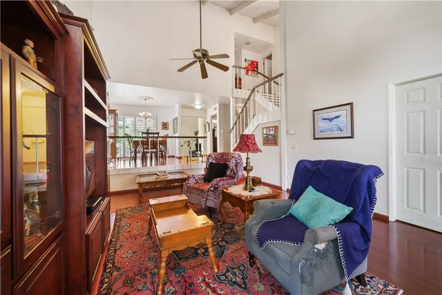 642 Via Zapata, Riverside, CA 92507