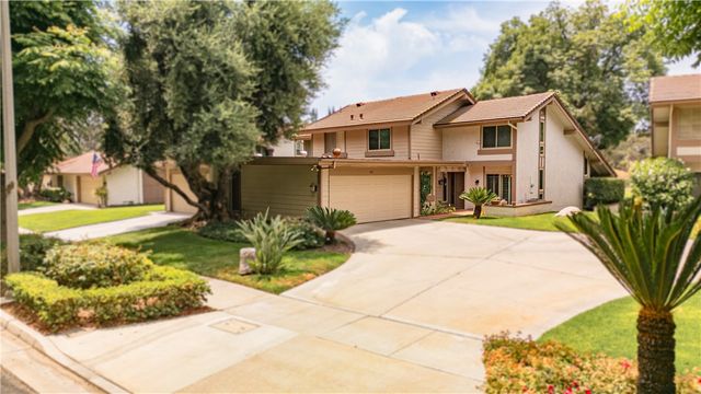 642 Via Zapata, Riverside, CA 92507