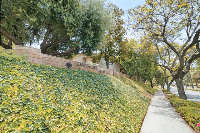 642 Via Zapata, Riverside, CA 92507