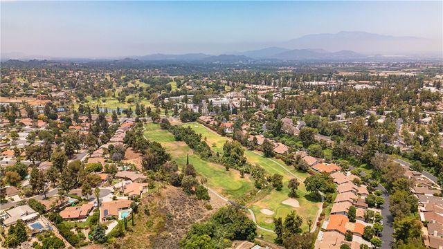 642 Via Zapata, Riverside, CA 92507