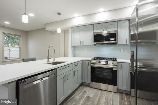 223 FOXWOOD LN, Marlton, NJ 08053