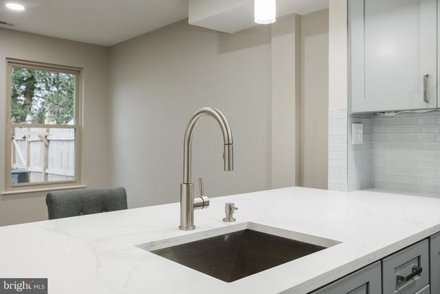 223 FOXWOOD LN, Marlton, NJ 08053