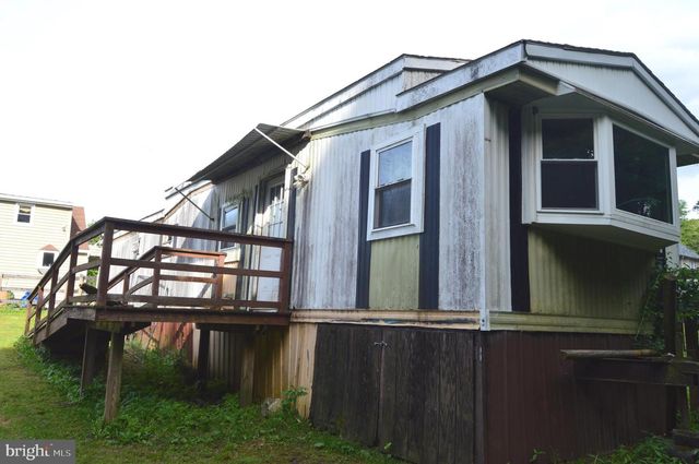 46 MOUNTAIN SPRING RD, Blandon, PA 19510