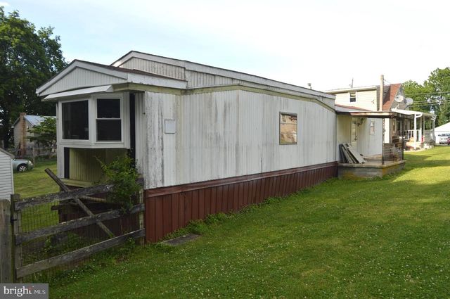 46 MOUNTAIN SPRING RD, Blandon, PA 19510