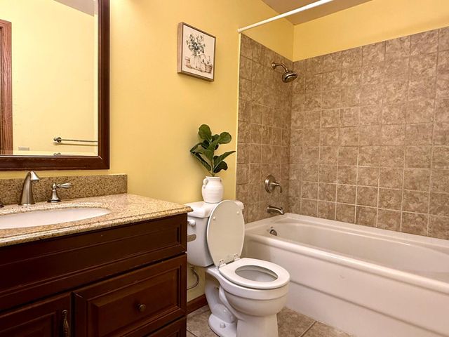 7 Crusader Avenue E D, West Saint Paul, MN 55118