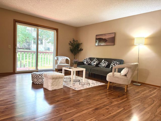 7 Crusader Avenue E D, West Saint Paul, MN 55118