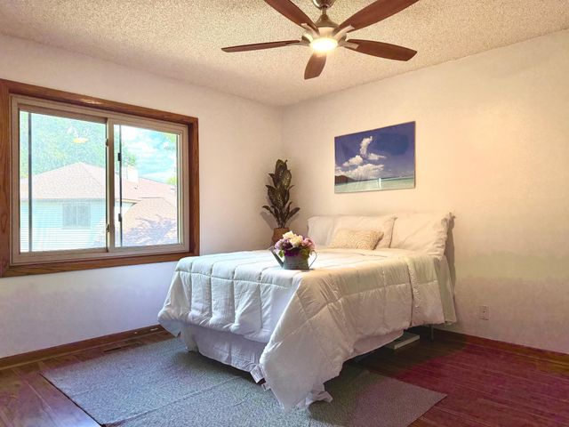 7 Crusader Avenue E D, West Saint Paul, MN 55118
