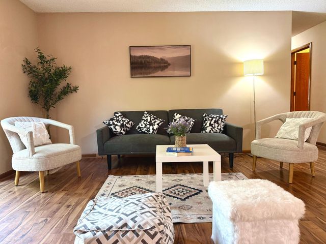 7 Crusader Avenue E D, West Saint Paul, MN 55118
