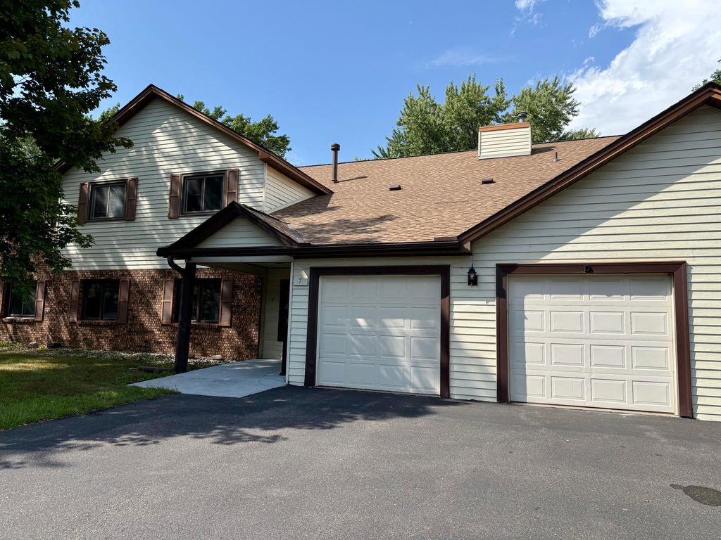 7 Crusader Avenue E D, West Saint Paul, MN 55118