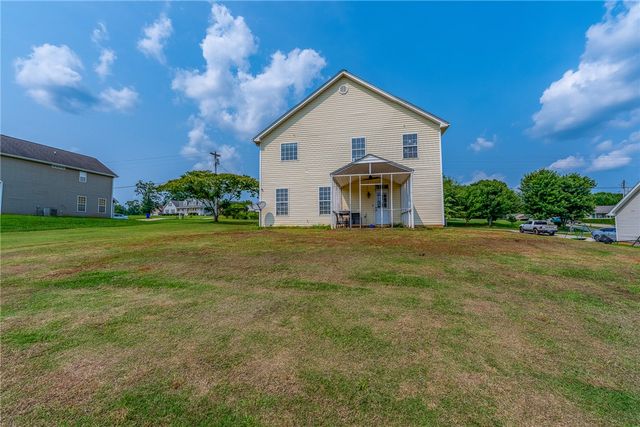 258 Gibbs Road, Wellford, SC 29385