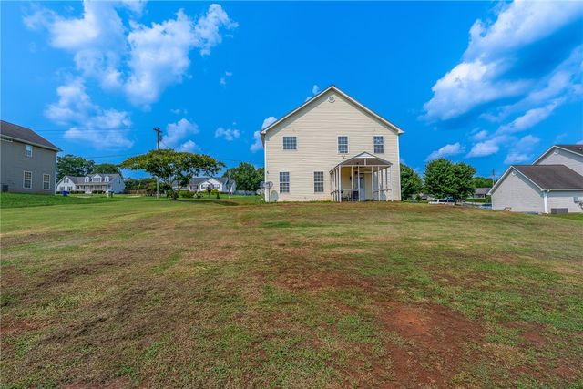 258 Gibbs Road, Wellford, SC 29385